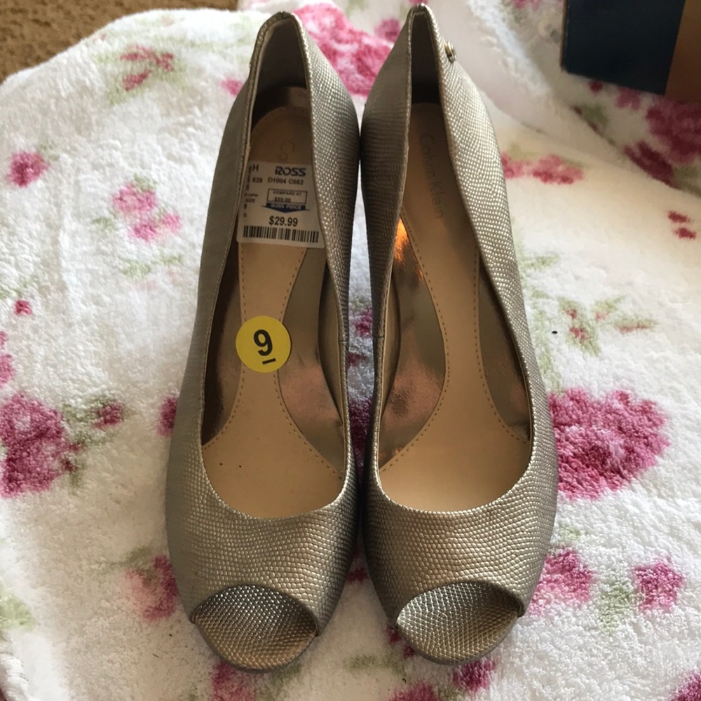 NWT Calvin Klein Peep Toe Heels